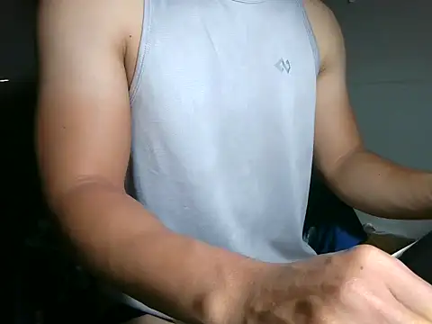 Snapshot of ZhangQing95 chatting on March 2026 03:28:02 PM ZhangQing95 online show from March 2026 03:28:02 PM