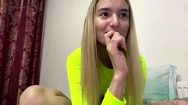 ReathaKiss online show from April 2026 03:07:01 PM