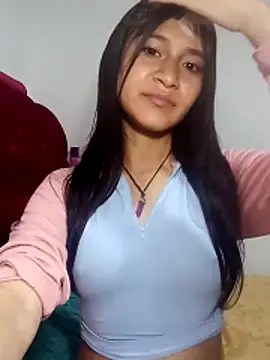 Snapshot of KarolaMendez chatting on April 2026 10:45:02 PM KarolaMendez online show from April 2026 10:45:02 PM