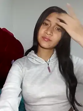 Snapshot of KarolaMendez chatting on May 2026 10:06:02 PM KarolaMendez online show from May 2026 10:06:02 PM