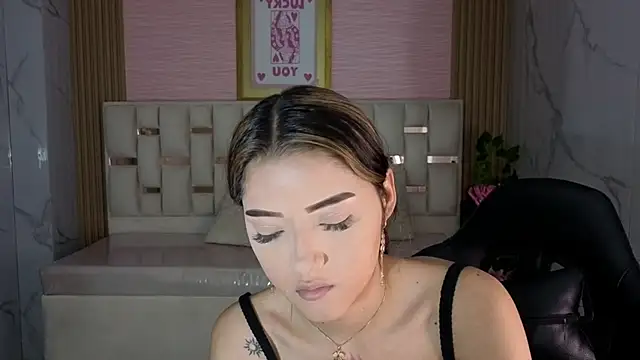 Snapshot of veronicaa_s chatting on May 2026 08:06:02 PM veronicaa s online show from May 2026 08:06:02 PM