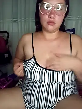 Snapshot of Brittany_G chatting on March 2026 05:45:02 AM Brittany G online show from March 2026 05:45:02 AM