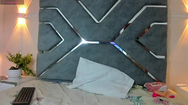 DanielaCruz-1 online show from April 2026 12:35:02 AM