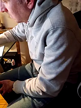 dufatcock online show from April 2026 07:17:02 AM