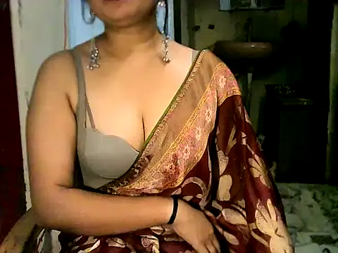 Snapshot of YAMUNA_012 chatting on April 2026 09:04:01 PM YAMUNA 012 online show from April 2026 09:04:01 PM