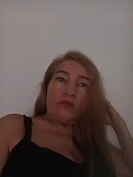 Snapshot of celeste_blond chatting on March 2026 04:54:01 PM celeste blond online show from March 2026 04:54:01 PM