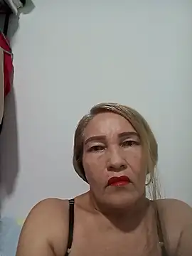 Snapshot of celeste_blond chatting on March 2026 12:47:02 AM celeste blond online show from March 2026 12:47:02 AM