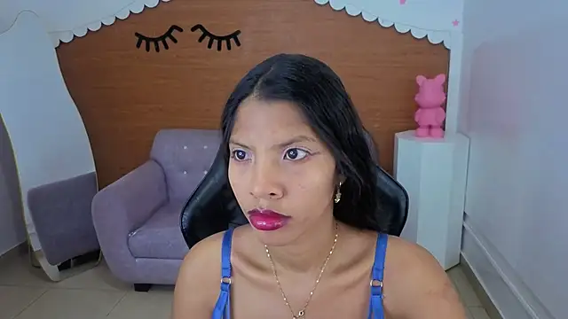 Snapshot of emily_smith_t chatting on May 2026 07:42:02 PM emily smith t online show from May 2026 07:42:02 PM