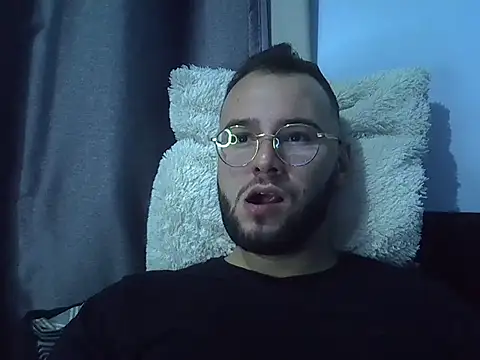 Snapshot of piazaocwb23 chatting on May 2026 01:33:01 AM piazaocwb23 online show from May 2026 01:33:01 AM