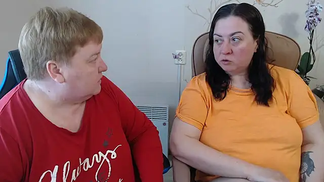 Snapshot of Lindy-Jeanie chatting on May 2026 06:52:01 AM Lindy-Jeanie online show from May 2026 06:52:01 AM