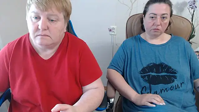 Snapshot of Lindy-Jeanie chatting on June 2026 07:01:02 AM Lindy-Jeanie online show from June 2026 07:01:02 AM