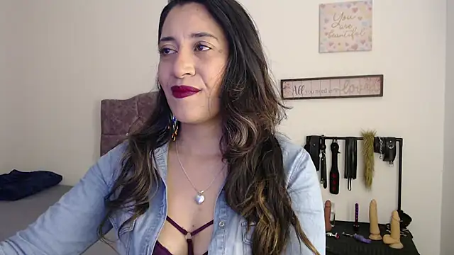 Snapshot of violeta_scott chatting on June 2026 12:11:01 PM violeta scott online show from June 2026 12:11:01 PM