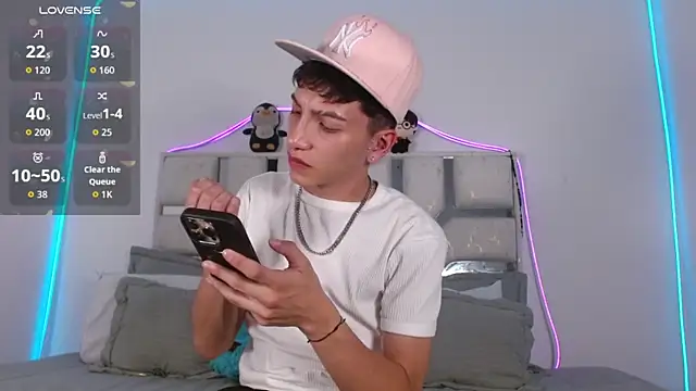 Snapshot of tiam_muller_fenix chatting on June 2026 02:39:01 AM tiam muller fenix online show from June 2026 02:39:01 AM