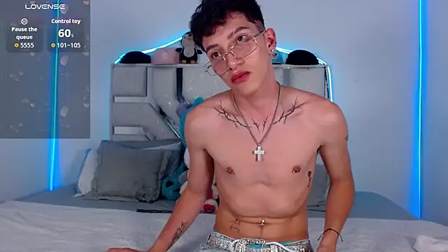 Snapshot of tiam_muller_fenix chatting on June 2026 01:36:02 AM tiam muller fenix online show from June 2026 01:36:02 AM