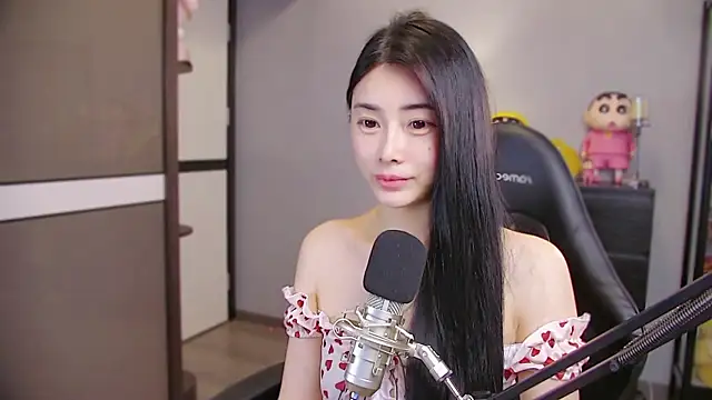 XiaoYuBao- online show from April 2026 07:19:02 PM