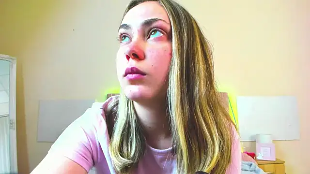 MelanieCuty online show from May 2026 05:26:01 AM