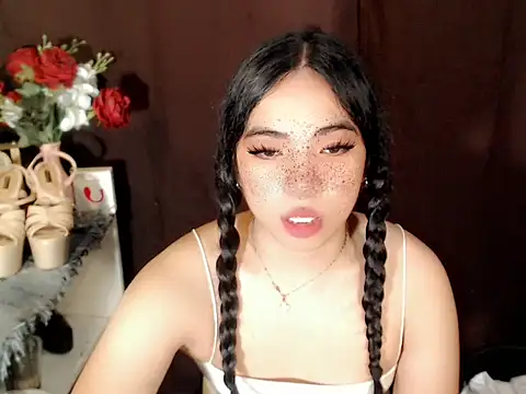 Snapshot of xLinda_Walkerx chatting on June 2026 05:33:02 AM xLinda Walkerx online show from June 2026 05:33:02 AM