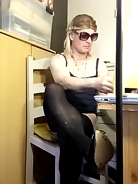 Snapshot of stephie83 chatting on March 2026 04:44:01 PM stephie83 online show from March 2026 04:44:01 PM