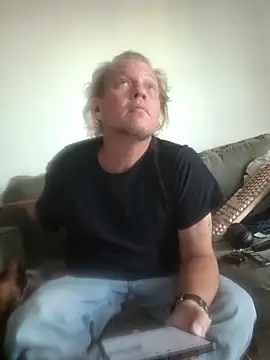 Snapshot of yourMasterisBored chatting on May 2026 01:00:01 AM yourMasterisBored online show from May 2026 01:00:01 AM