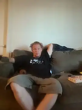 Snapshot of yourMasterisBored chatting on May 2026 01:22:02 AM yourMasterisBored online show from May 2026 01:22:02 AM