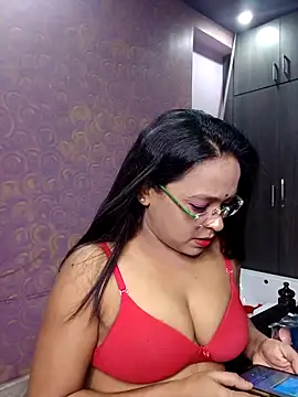 hornyrosy321 online show from May 2026 06:02:02 PM