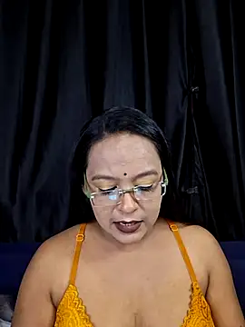 hornyrosy321 online show from June 2026 04:33:01 PM