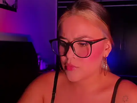 Snapshot of veronicabrown_xxx chatting on March 2026 04:16:01 AM veronicabrown xxx online show from March 2026 04:16:01 AM