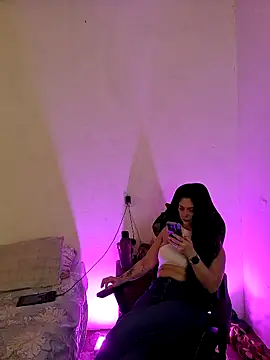 LadyLuxury online show from March 2026 06:01:01 PM