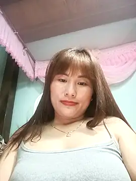 Snapshot of Lucxy-ki6 chatting on May 2026 01:52:02 PM Lucxy-ki6 online show from May 2026 01:52:02 PM