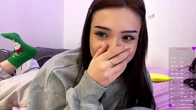 Snapshot of BeckyAurielle chatting on April 2026 02:33:01 PM BeckyAurielle online show from April 2026 02:33:01 PM