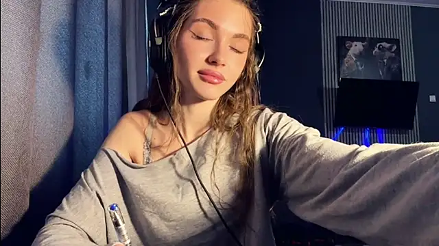 Veluxe online show from March 2026 12:22:01 PM