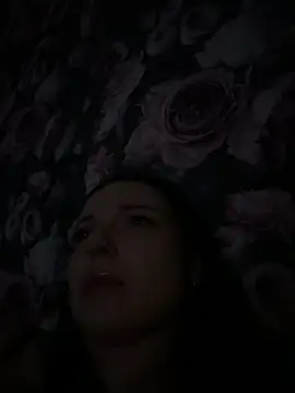 MiaBrrr999 online show from April 2026 06:27:01 PM