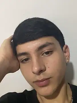 Snapshot of Andrew_restrepoo chatting on May 2026 08:38:02 PM Andrew restrepoo online show from May 2026 08:38:02 PM