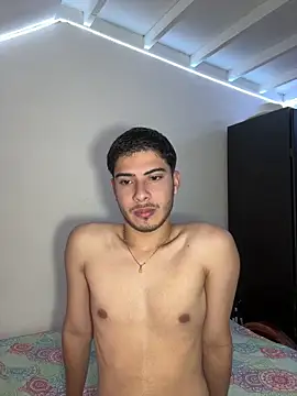 ApoloGray   online show from May 2026 07:21:01 PM