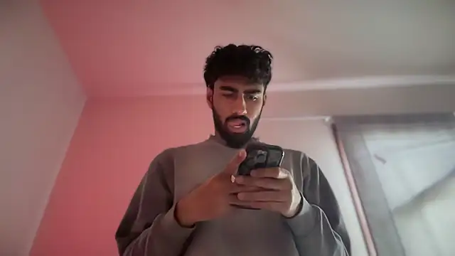 Snapshot of theuglyindianguy chatting on March 2026 05:40:02 PM theuglyindianguy online show from March 2026 05:40:02 PM