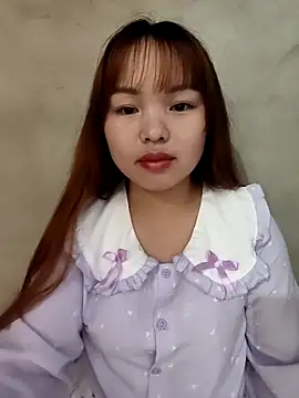 Snapshot of Mina_xYx chatting on May 2026 02:11:01 PM Mina xYx online show from May 2026 02:11:01 PM