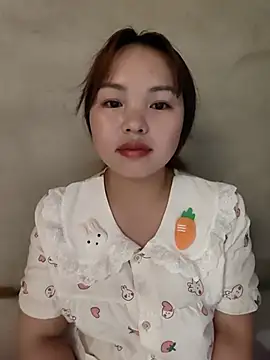 Snapshot of Mina_xYx chatting on May 2026 10:47:01 AM Mina xYx online show from May 2026 10:47:01 AM