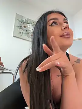 ItsKendra online show from April 2026 01:59:01 PM
