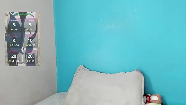 Snapshot of Little_Swan chatting on July 2026 04:00:01 PM Little Swan online show from July 2026 04:00:01 PM