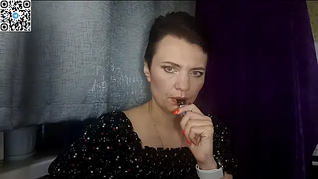 Snapshot of HotMamaQueen234 chatting on May 2026 07:45:02 PM HotMamaQueen234 online show from May 2026 07:45:02 PM