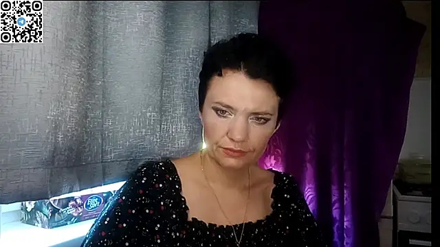 Snapshot of HotMamaQueen234 chatting on June 2026 11:52:01 AM HotMamaQueen234 online show from June 2026 11:52:01 AM