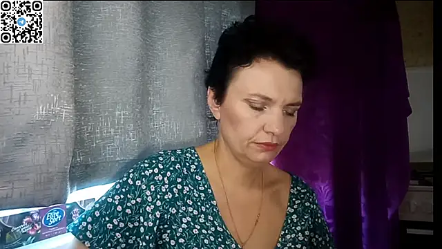 Snapshot of HotMamaQueen234 chatting on June 2026 11:48:02 AM HotMamaQueen234 online show from June 2026 11:48:02 AM