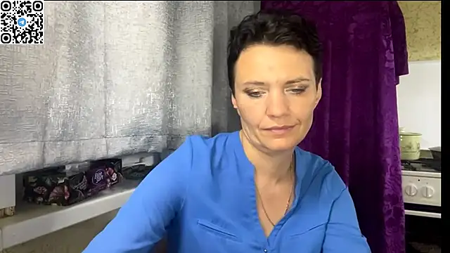 Snapshot of HotMamaQueen234 chatting on June 2026 12:27:01 AM HotMamaQueen234 online show from June 2026 12:27:01 AM