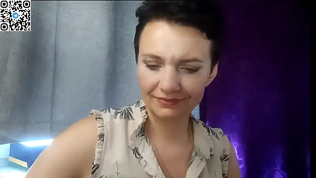 Snapshot of HotMamaQueen234 chatting on July 2026 11:25:01 AM HotMamaQueen234 online show from July 2026 11:25:01 AM