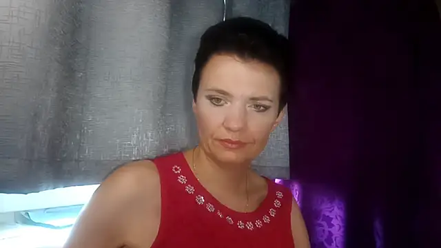 Snapshot of HotMamaQueen234 chatting on July 2026 07:06:01 AM HotMamaQueen234 online show from July 2026 07:06:01 AM