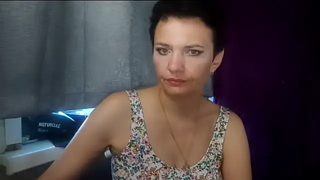 Snapshot of HotMamaQueen234 chatting on August 2026 07:51:01 AM HotMamaQueen234 online show from August 2026 07:51:01 AM