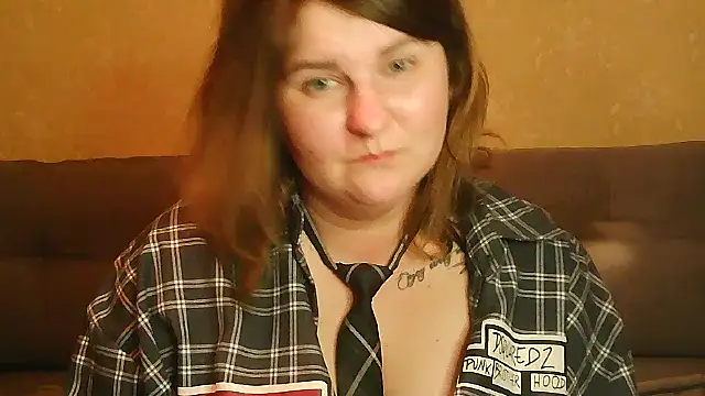 Snapshot of Minisstra chatting on April 2026 06:05:01 PM Minisstra online show from April 2026 06:05:01 PM
