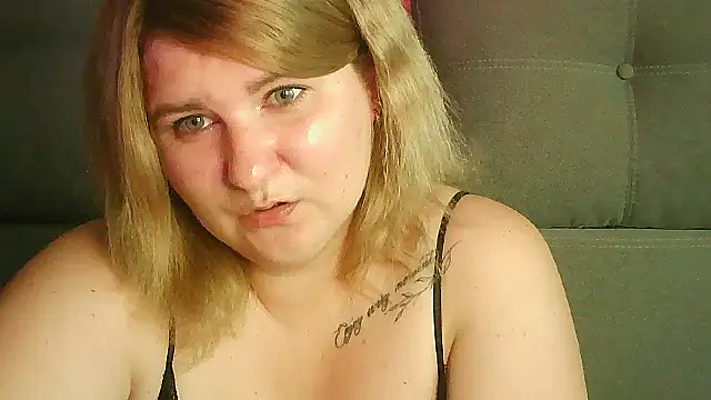 Snapshot of Minisstra chatting on July 2026 10:28:01 AM Minisstra online show from July 2026 10:28:01 AM