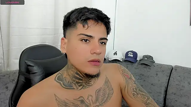 sweetlatinoboy online show from June 2026 10:05:02 PM