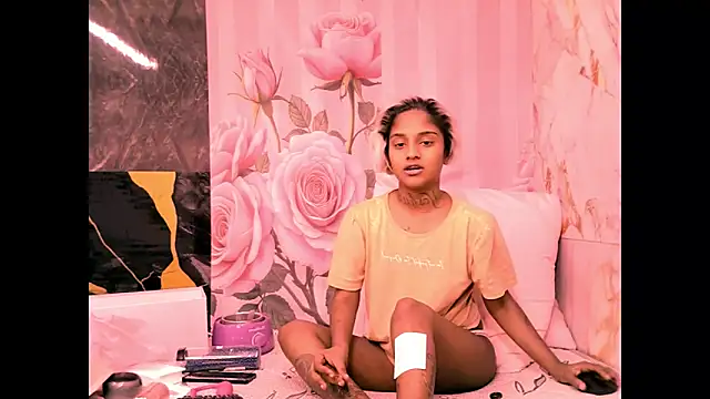 Snapshot of indian_barbie chatting on May 2026 02:45:01 PM indian barbie online show from May 2026 02:45:01 PM